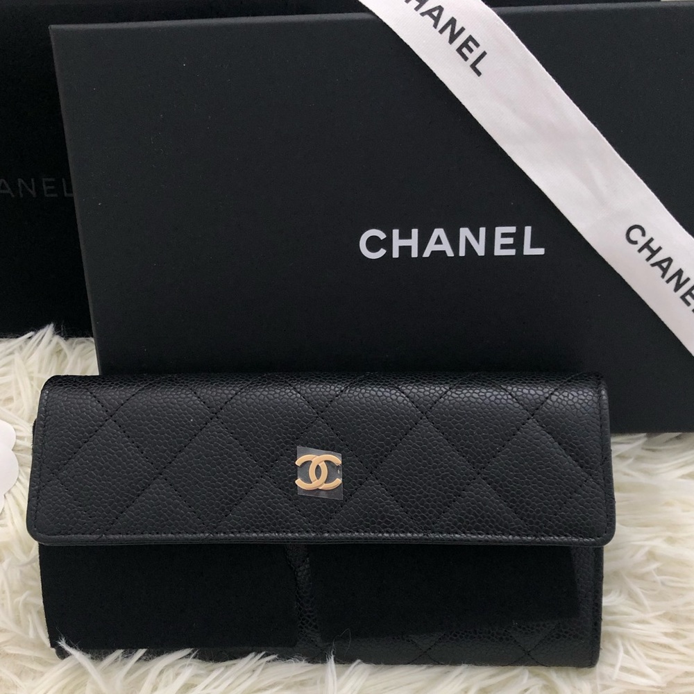 Chanel Wallet - Picture 3 of 13